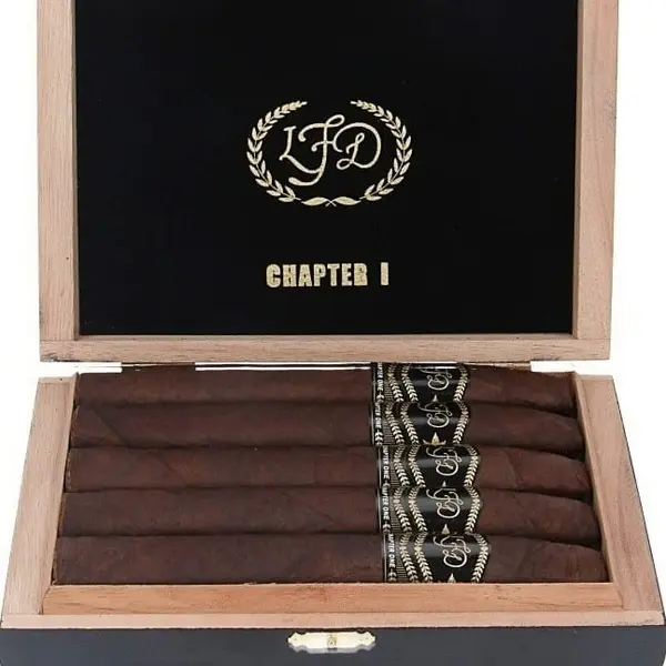 4-gents-cigar-bar-lounge - La Flor Dominicana  Chapter 1