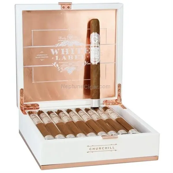 4-gents-cigar-bar-lounge - Rocky Patel White Label