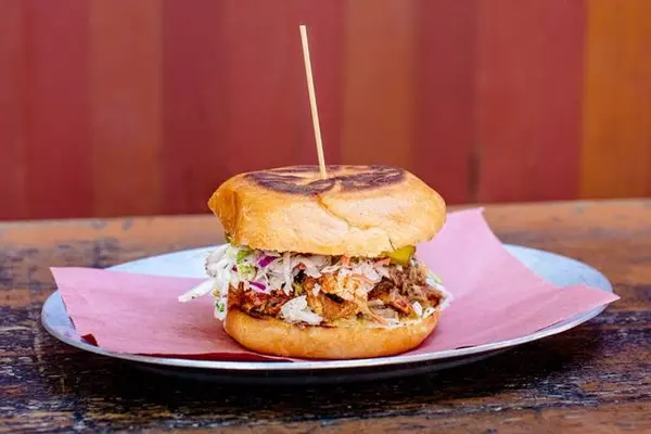 4505-burgers-bbq - Pulled Pork Sandwich