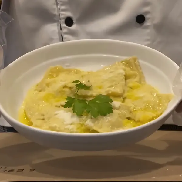 5-esquinas-trattoria - Raviolis a la Mantequilla y Ajo