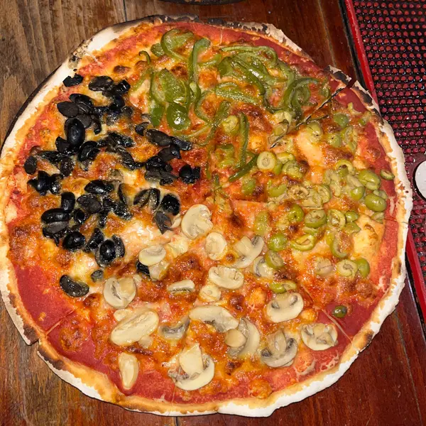 5-esquinas-trattoria - Pizza Cuatro Estaciones