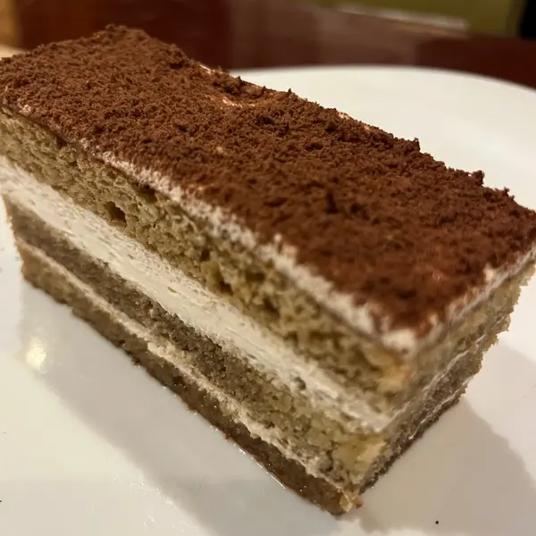 5-esquinas-trattoria - Tiramisú de la casa