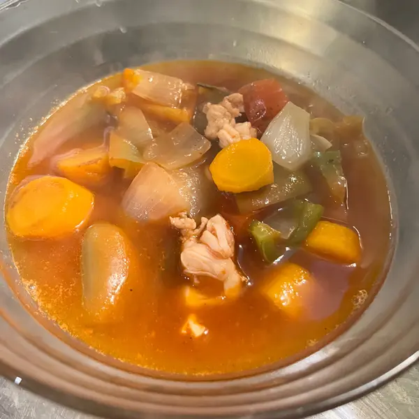 5-esquinas-trattoria - Sopa de Vegetales y Mariscos