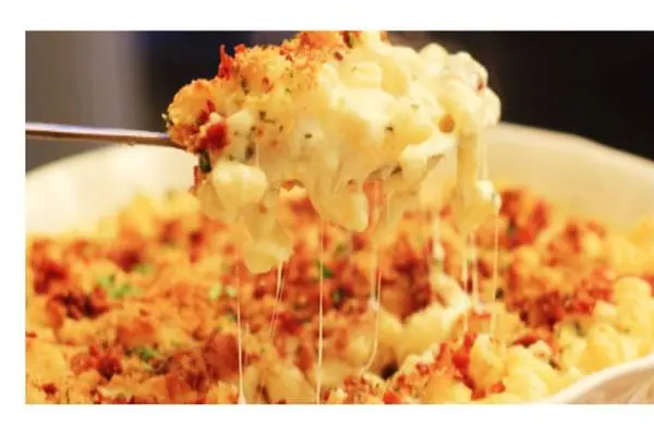 82-powell-deli - Bacon Macaroni & Cheese