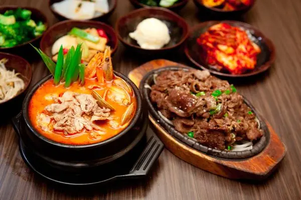 a-ri-rang-tofu-house - C2. Bulgogi (BBQ Marinated Beef) with Tofu Soup