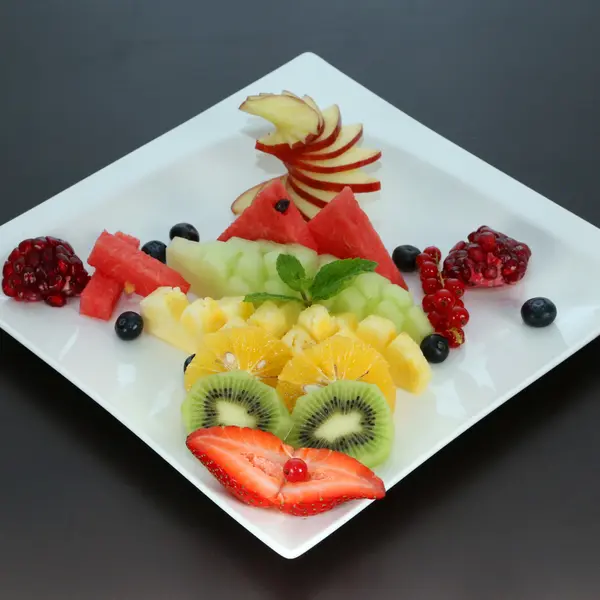 al-zafaran-restaurant - Fresh Fruit Platter