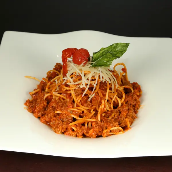 al-zafaran-restaurant - Spaghetti Bolognaise