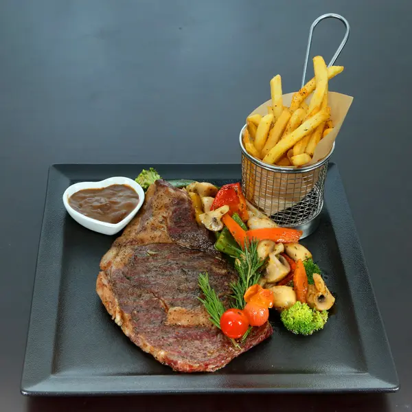 al-zafaran-restaurant - Steak Fries