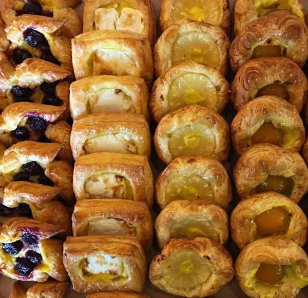 amandine-patisserie-cafe - Fruit Danish