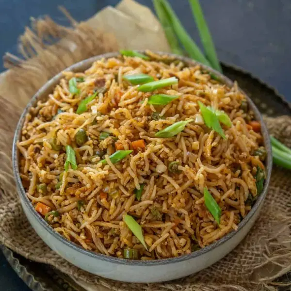 amaravathi-andhra-mess - Sczhwan egg Fried Rice/Noodles