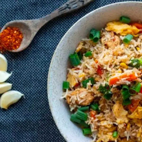 amaravathi-andhra-mess - Chilli Garlic chicken Fried Rice/Noodles