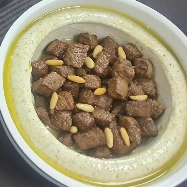 amber-restaurant - حمص باللحمة