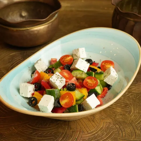 amber-restaurant - سلطة يونانية