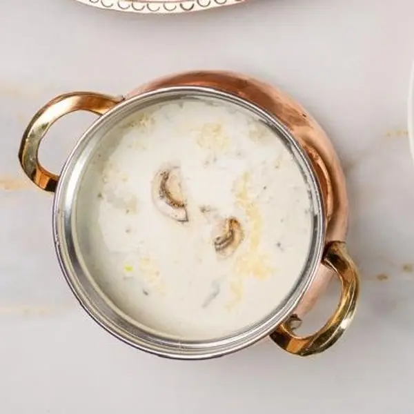 amber-restaurant - شوربة كريمة دجاج مع الفطر