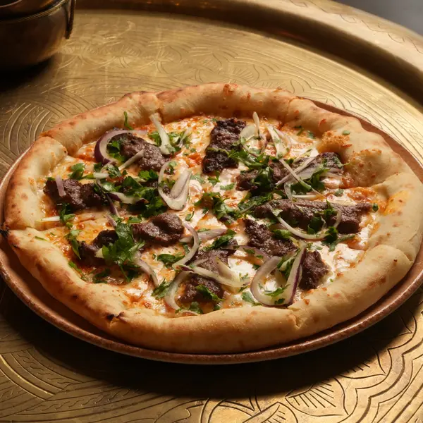 amber-restaurant - بيتزا كباب لحم