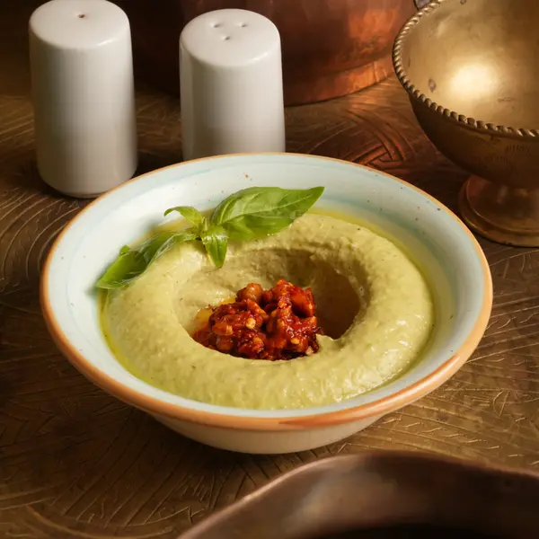 amber-restaurant - حمص بيستو