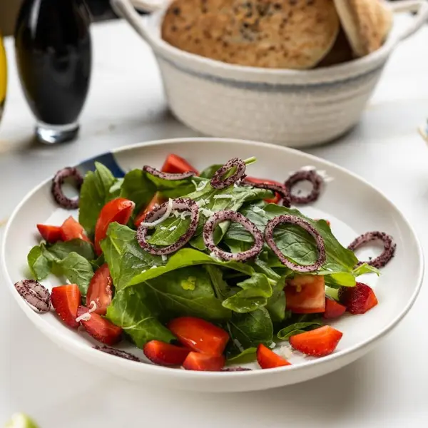 amber-restaurant - سلطة جرجير