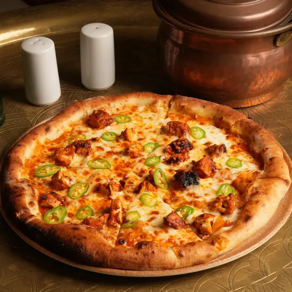 amber-restaurant - بيتزا دجاج حارة