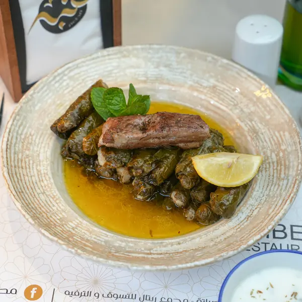 amber-restaurant - ورق عنب مع لحمة خروف