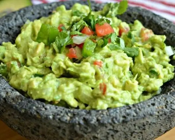 ariels-breakfast - Side guacamole and chips