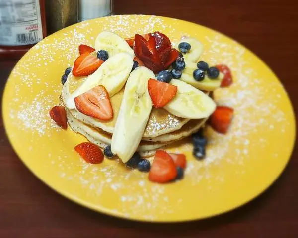 ariels-breakfast - Banana and berries pancake