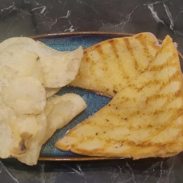 avalon-boutique-cafe-valletta - Cheese Toast