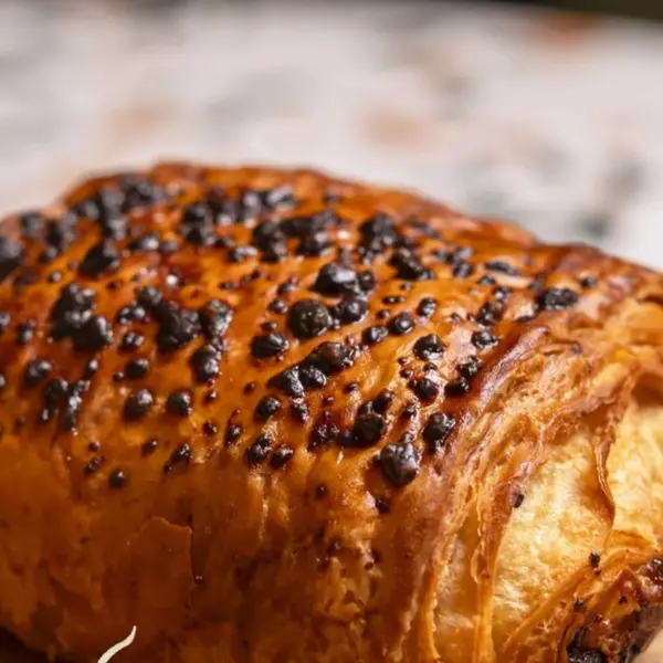 avalon-boutique-cafe-valletta - Pain au chocolat