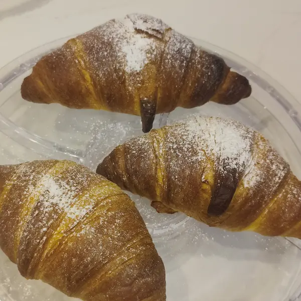 avalon-boutique-cafe-valletta - Croissant Chocolate