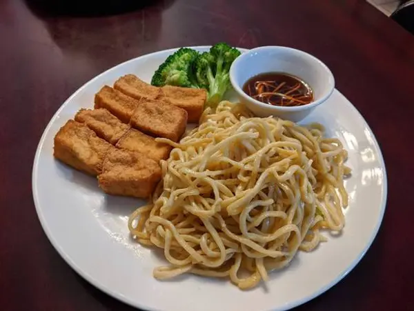 bac-lieu-restaurant - R13.  Garlic Noodle with Fried Tofu