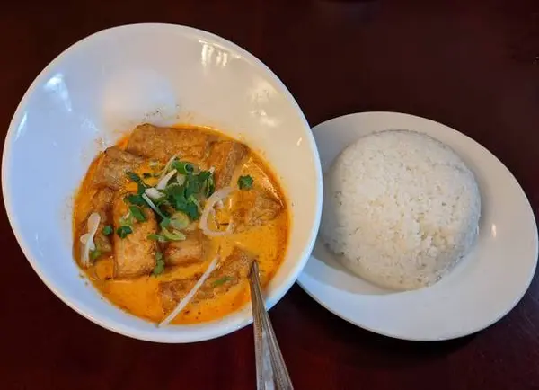 bac-lieu-restaurant - R15.  Vietnamese Yellow Curry with Fried Tofu & White Rice