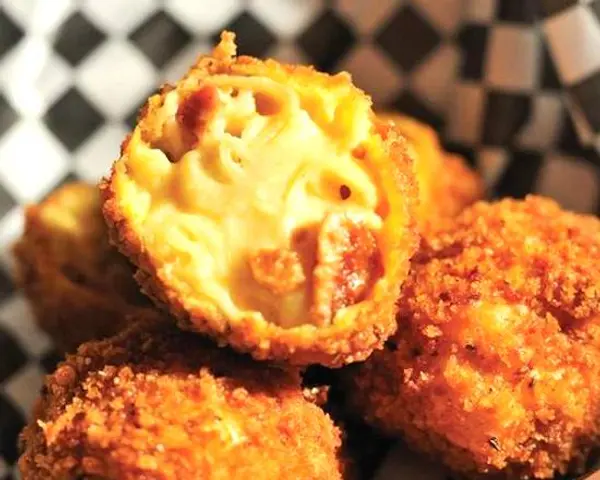 bacon-bacon - Bacon Mac and Cheese Balls