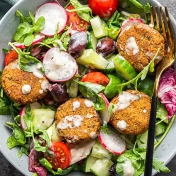 bamboo-cafe - Falafill Salad
