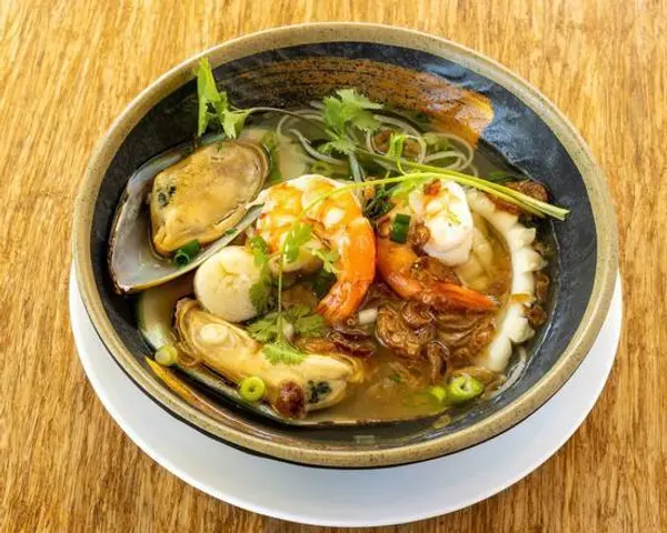 bamboo-house - Seafood Noodle Soup (Hu Tieu Hai San)