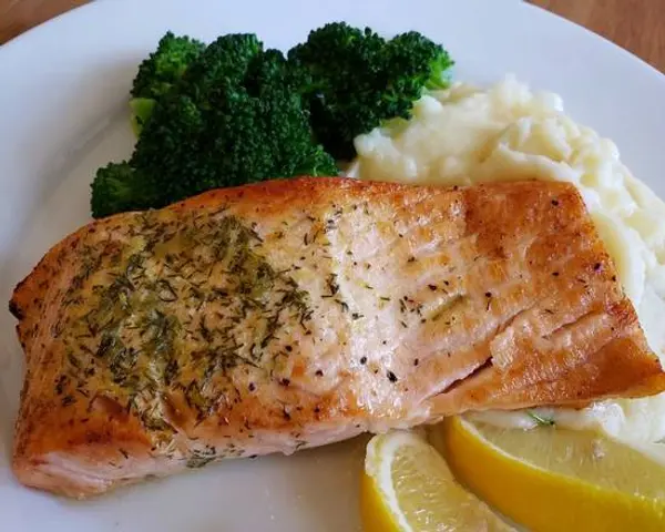 bannings-restaurant-and-pie-house - Salmon Dinner