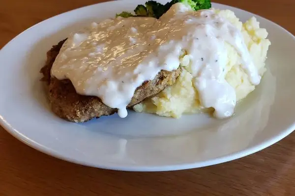 bannings-restaurant-and-pie-house - Country Fried Steak