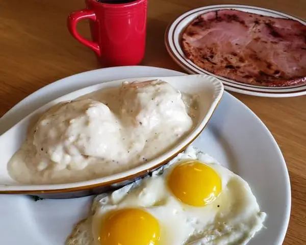 bannings-restaurant-and-pie-house - Biscuits & Gravy Breakfast