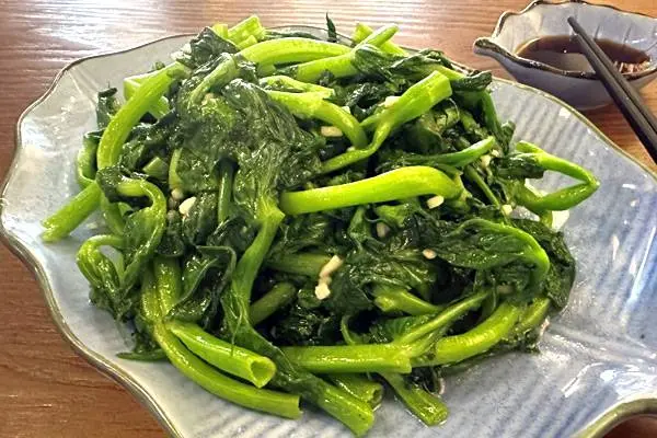 bao - Stir Fried Pea Shoots with Garlic