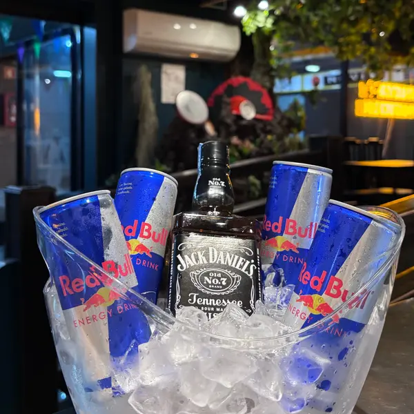 bar-do-ase - RedBull combo plus JackDaniels