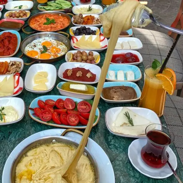 beyoglu-coffee-cake - Serpme Kahvaltı 2 kişi