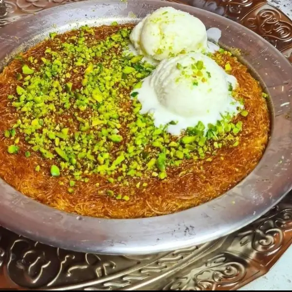 beyoglu-coffee-cake - Künefe (Eis o. Mascapone)