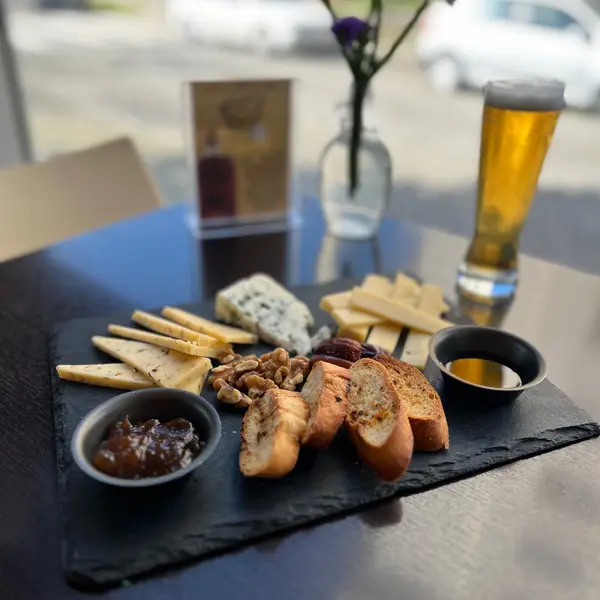 bistro-240 - Cheese Plate
