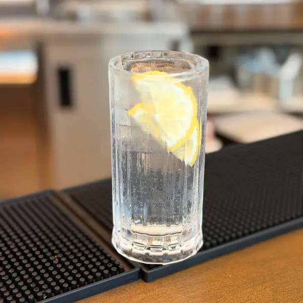 bistro-240 - Gin & Tonic