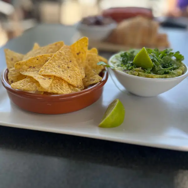 bistro-240 - Tortilla Chips & House Made Guacamole