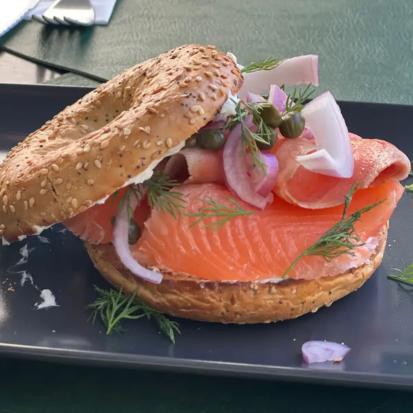 bistro-240 - Bagel de Salmão