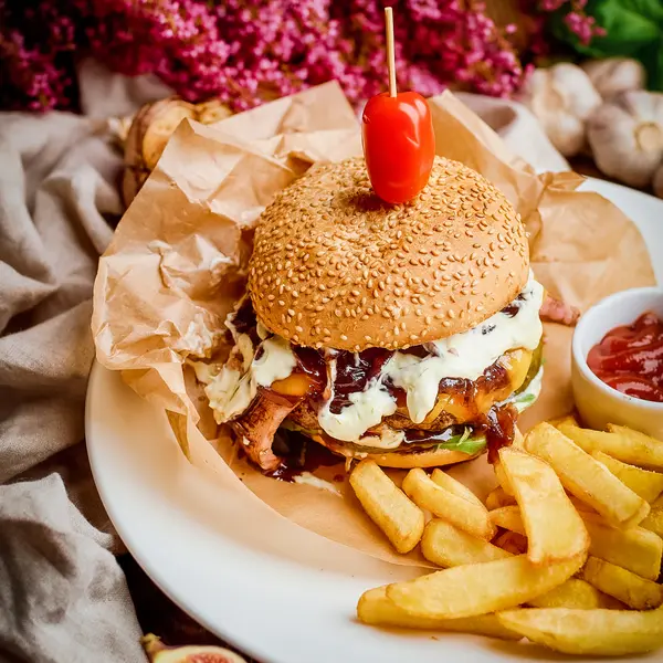 bistro-warszawa - Classic + Cheese (+Frytki 5 zł)
