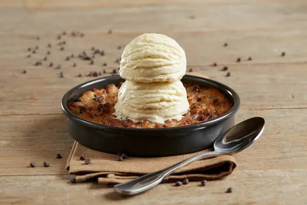 bjs-restaurant-brewhouse - Gluten-Free Chocolate Chip Pizookie®