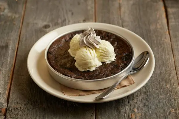 bjs-restaurant-brewhouse - Cookies 'N' Cream Pizookie®