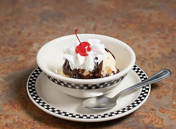 black-bear-diner - Hot Fudge Sundae