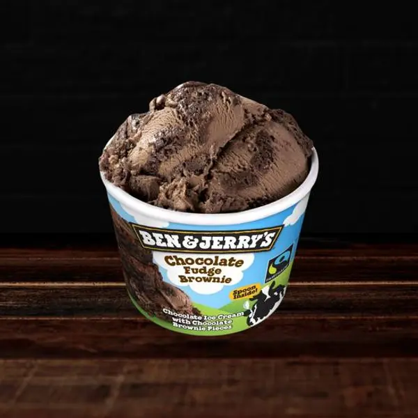 black-white-burger-chatelet - Ben & Jerry's Chocolate Fudge Brownie 🍫🍦