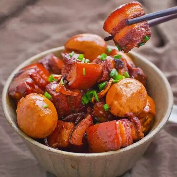 boiling-avenue - Braised Pork Belly w/Quail Eggs